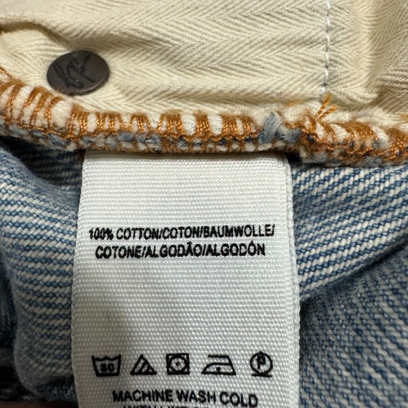 Free People We The Free Distressed Denim Mini Skirt Front Slit Size 27 - Picture 6 of 6